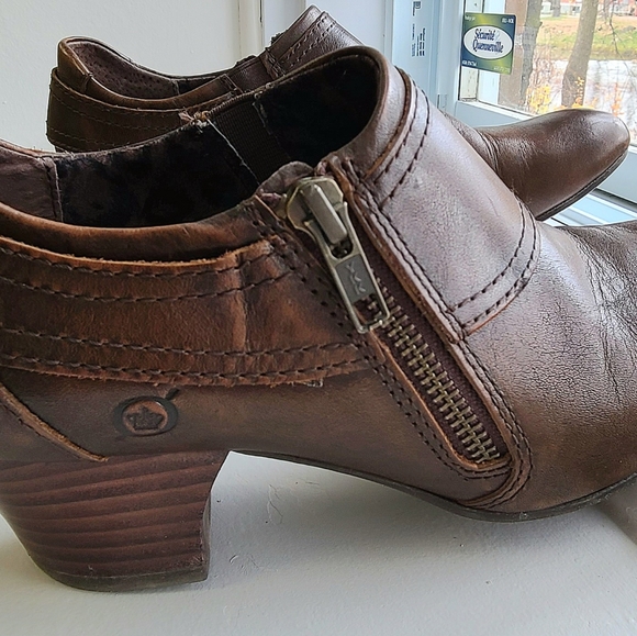 Born Rowan booties size 8 - Picture 2 of 7